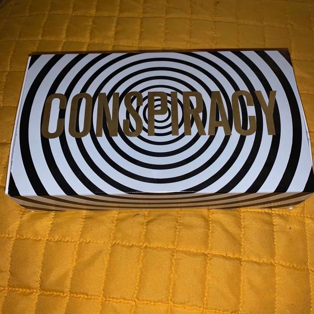 Shane Dawson x jeffree star conspiracy pallette